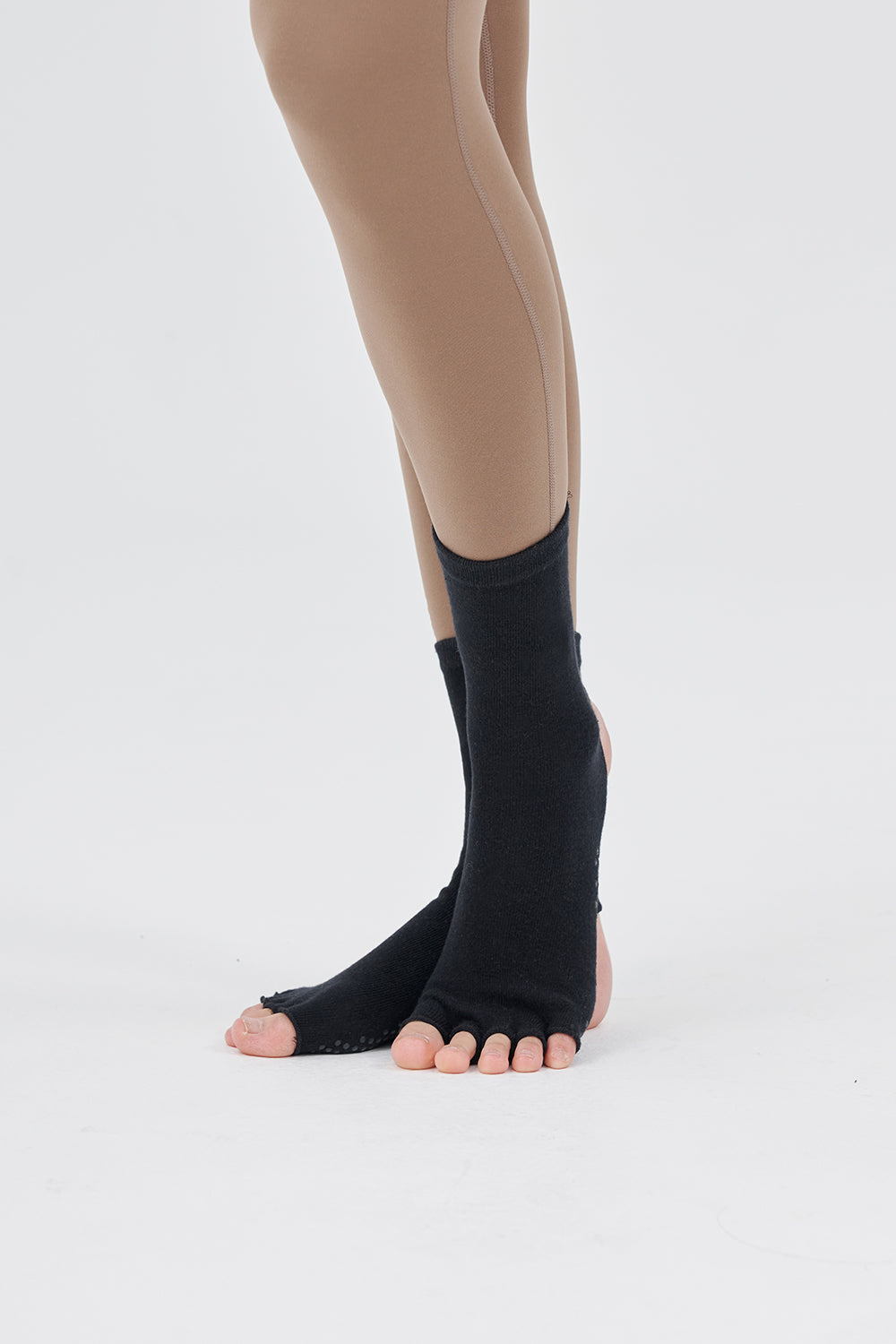 Open-Toe Ankle Yoga Socks - Black